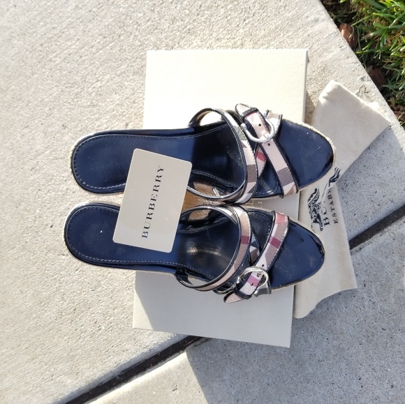 Burberry Espadrilles - Picture 2 of 3